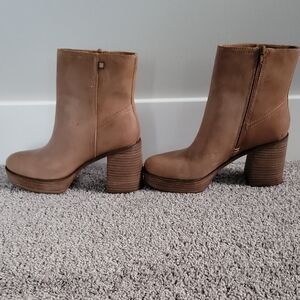 Lucky Leather Ankle Boot